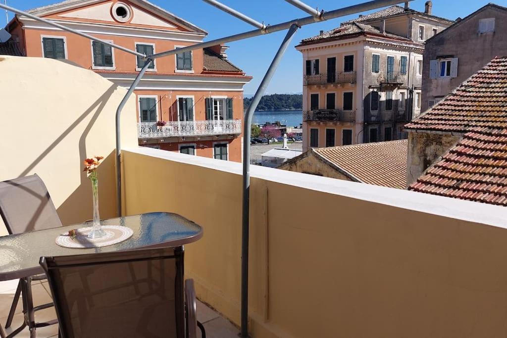 Old Port View Apartment, Διαμέρισμα Στο Κέντρο 2 Υπνοδωματίων Corfu  Bagian luar foto
