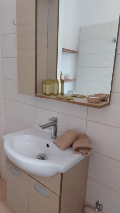 Old Port View Apartment, Διαμέρισμα Στο Κέντρο 2 Υπνοδωματίων Corfu  Bagian luar foto